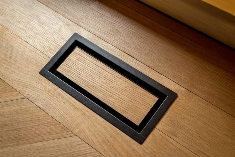 aria vent black hardwood