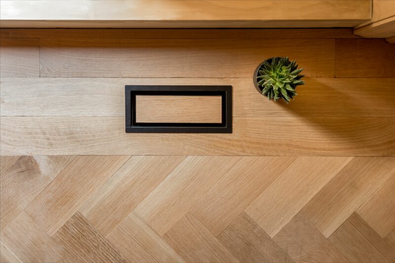 aria vent black hardwood