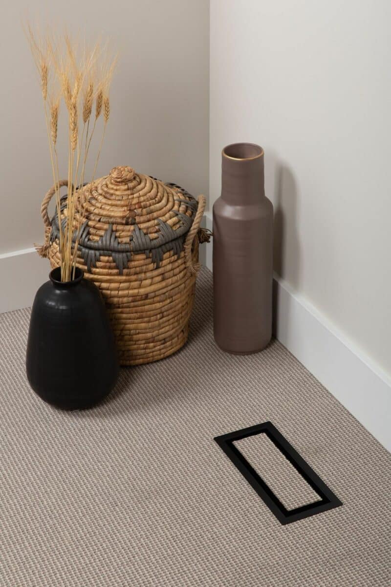 aria vent black carpet