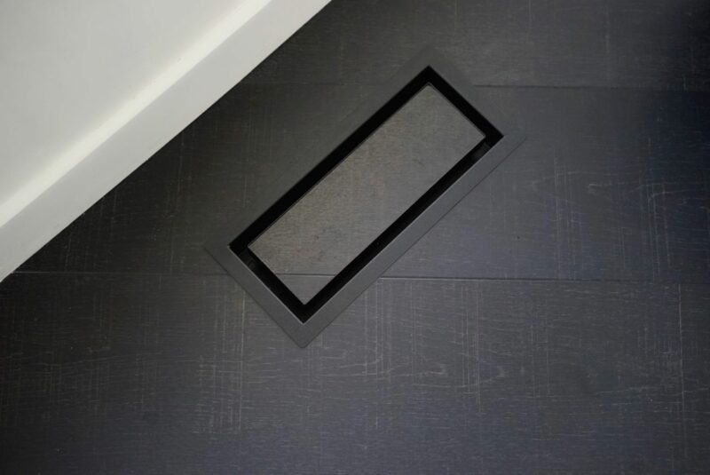 aria vent black