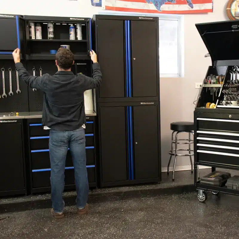Montezuma 2-DOOR WALL CABINET