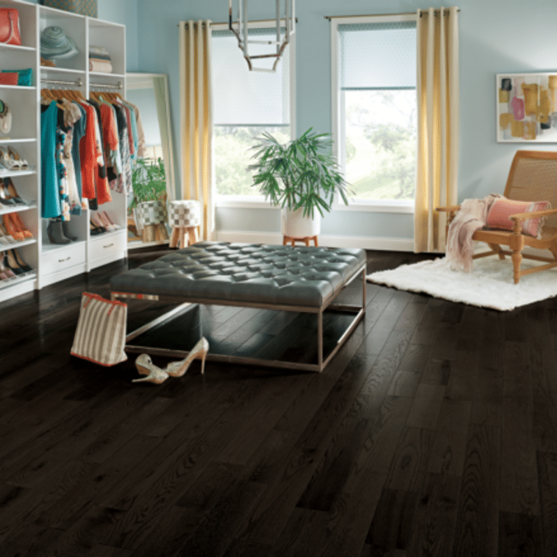 Hartco Paragon Red Oak - Classic Ore Living Room