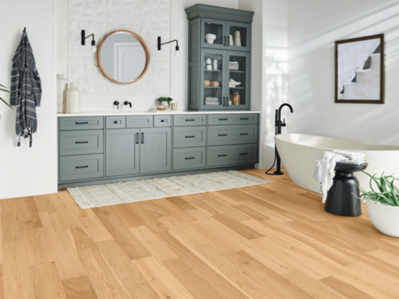 Hartco HydroBlok™ White Oak - Woods Edge EKHB75L35W - Waterproof Hardwood 1/2" x 6-1/2" bathroom